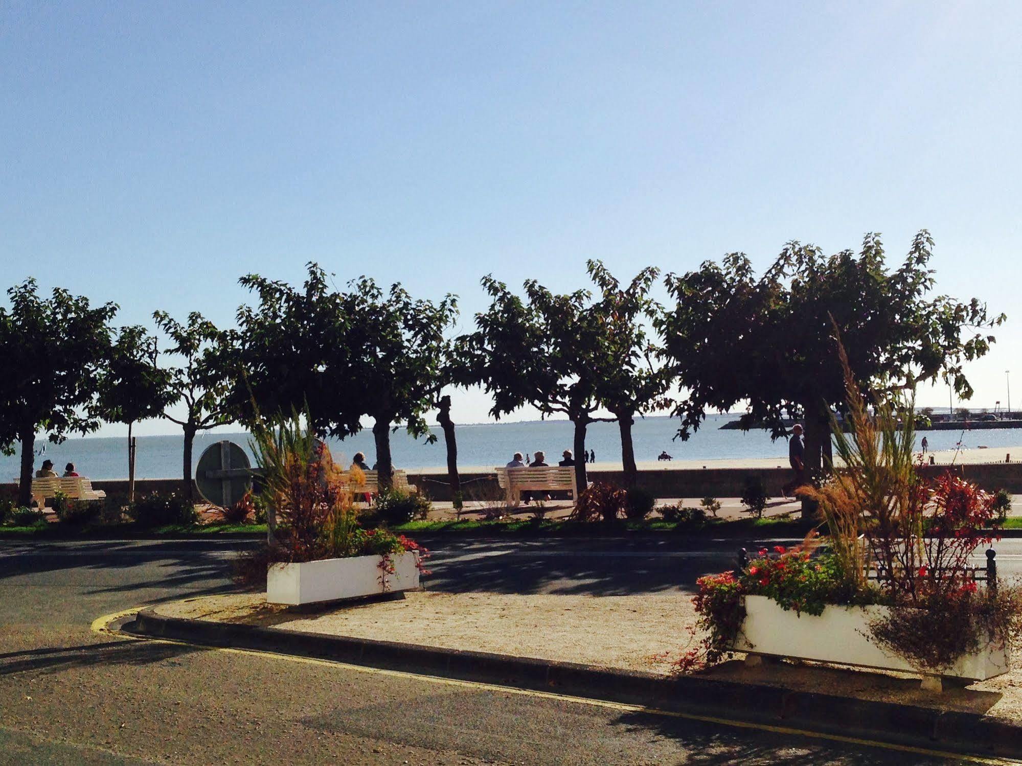 Logis Hotel Reve De Sable 로양 외부 사진
